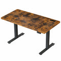 Elektrisch Höhenverstellbarer Schreibtisch 180x70 cm, 35 mm Dicke, Integrierte Steckdose, Stabilität und Ergonomie für Büro und Gaming, Braune T-Füße